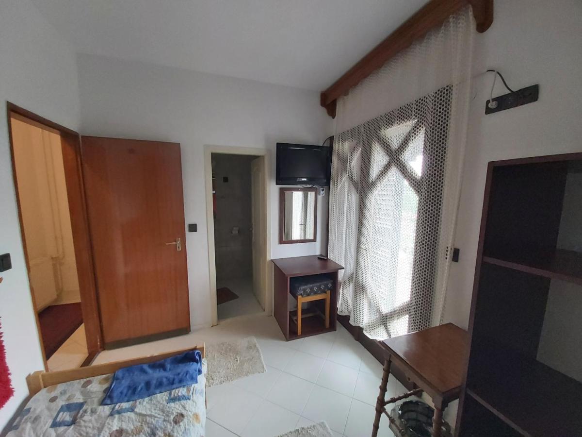 Valcsics Villa Panzio Pécs Exterior foto